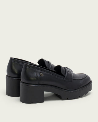 MOCASINES DE PIEL CON TACÓN NEGRO MABEL