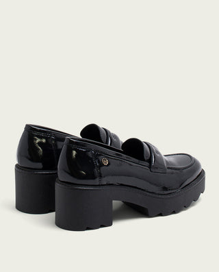 MOCASINES DE PIEL CHAROL CON TACÓN NEGRO MADDY